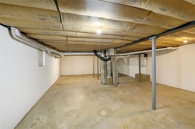 Building Photo - 872 Harwell Rd NW