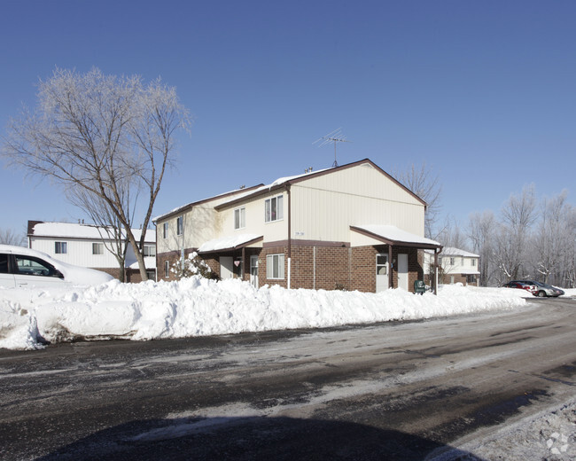 Building Photo - Willow Run Apartments