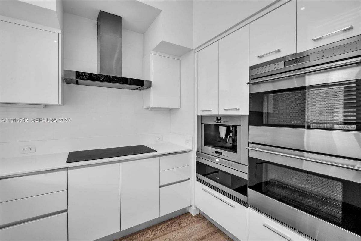 Building Photo - 9501 Collins Ave