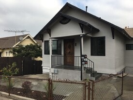 Building Photo - 1990 Ocean View Blvd