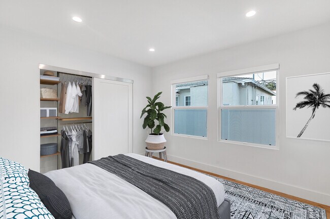 Building Photo - 1022 Pacific St