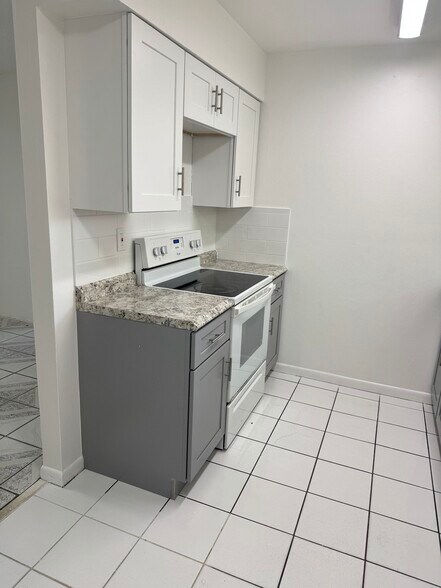 Building Photo - 3574 Saranac Ave
