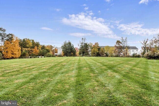Building Photo - 22855 Oakgrove Rd