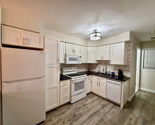 Building Photo - 133 Main St