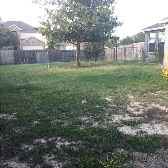 Building Photo - 9205 Lenox Dr