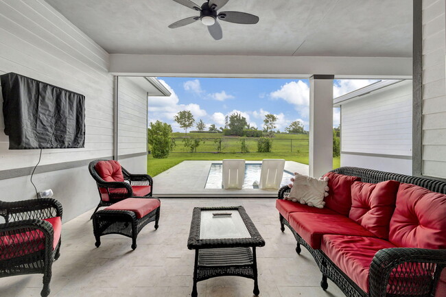 Building Photo - 870 Hookline Cir