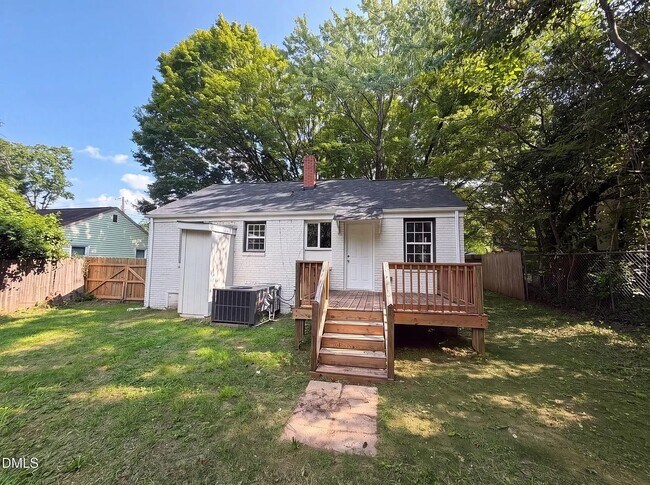 Building Photo - 2109 Sheffield Rd
