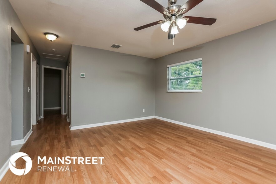 Building Photo - 470 Sunnyview Cir