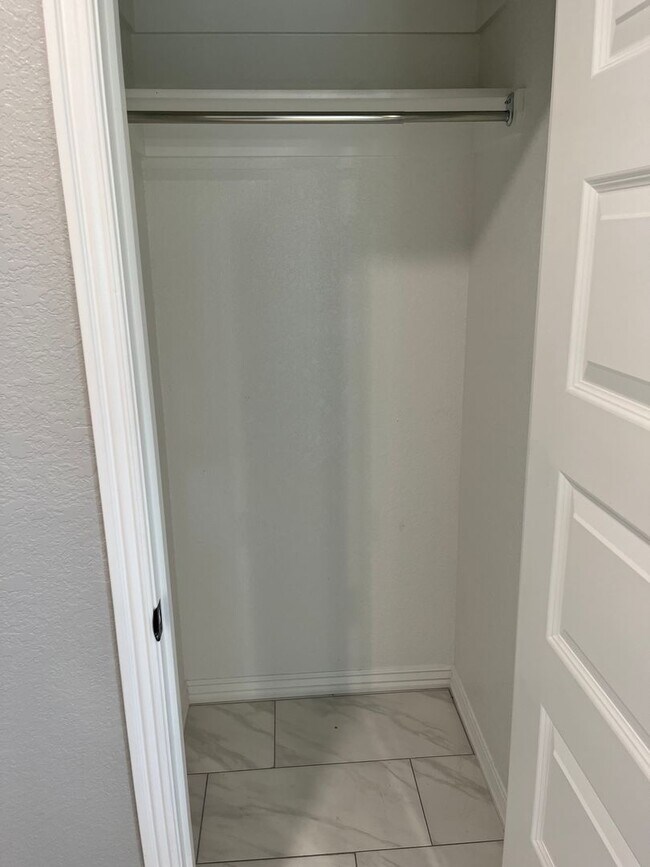 Building Photo - COX-NORTHRIDGE DRIVE TOWNHOMES