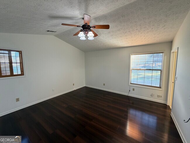 Building Photo - 3573 Clearview Dr