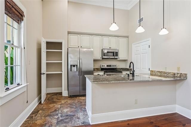 Building Photo - 1041 Ursulines Ave