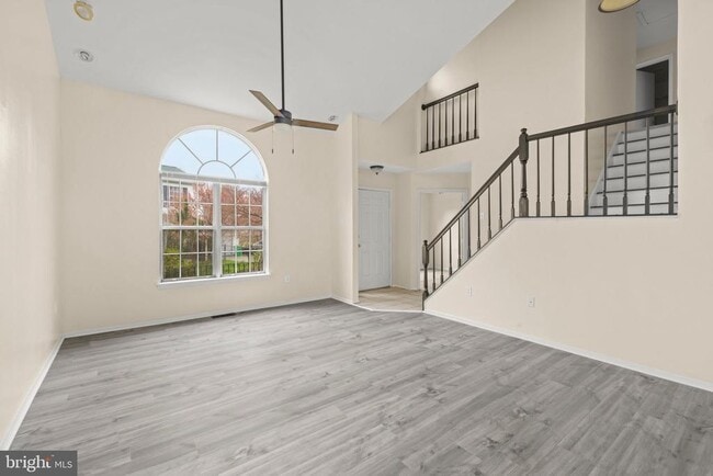 Building Photo - 7637 Seans Terrace