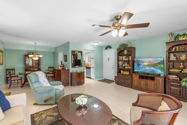 Building Photo - 171 Deer Creek Blvd