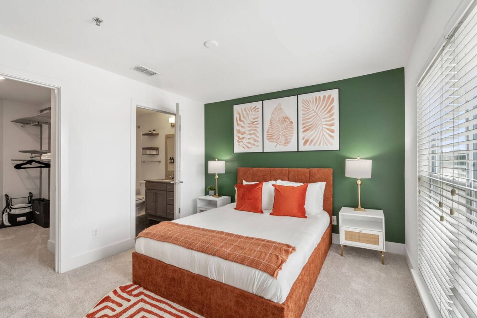 Building Photo - 841 Memorial Dr SE