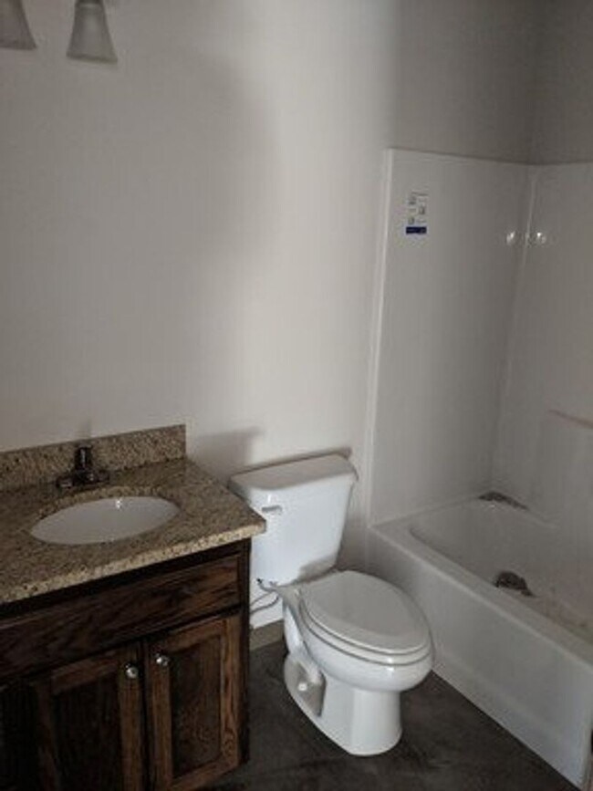 Building Photo - 38 W Center