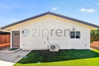 Building Photo - 1421 Astoria Pl