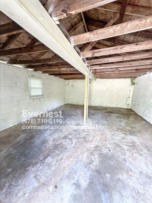 Building Photo - 4402 Davana Dr