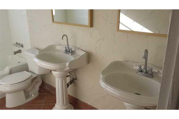 Building Photo - 20322 NE 14th Ct