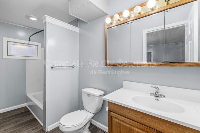 Building Photo - 8235 Albin Ave