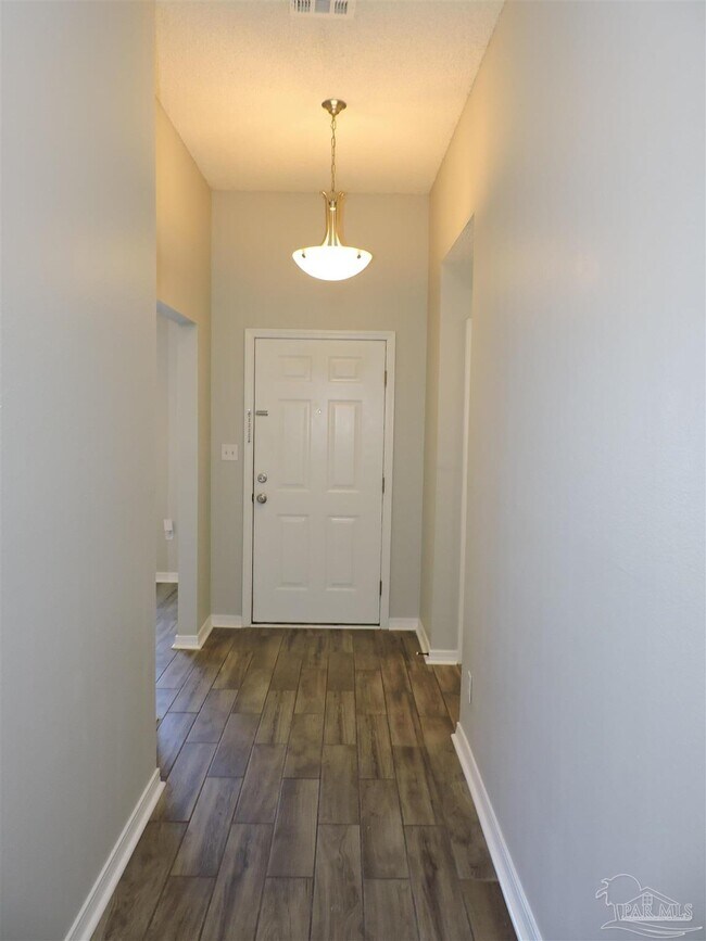 Building Photo - 2541 Gulf Breeze Ave