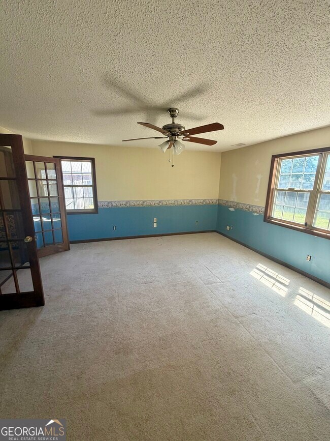 Building Photo - 131 Foxwood Cir