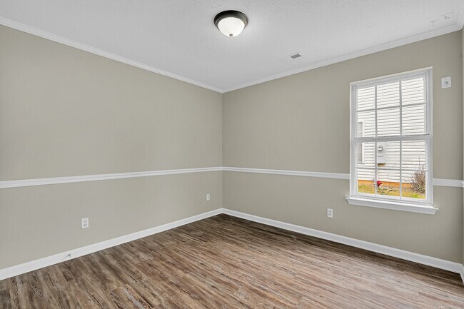 Building Photo - 2426 Quail Ridge Ln SW