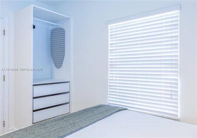 Building Photo - 1762 NW 15th St