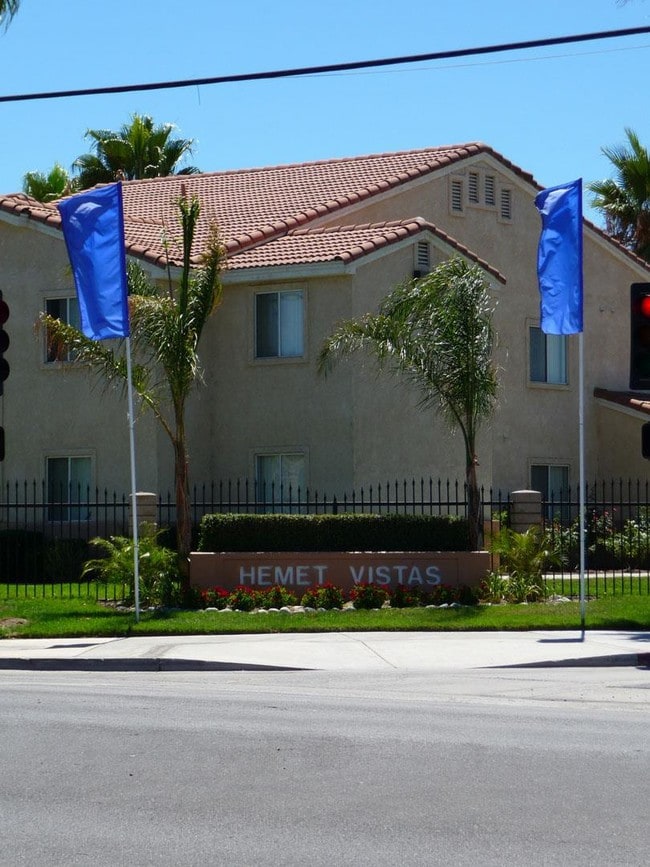 Hemet Vistas 225 W Fruitvale Ave Hemet CA 92543 Apartment Finder