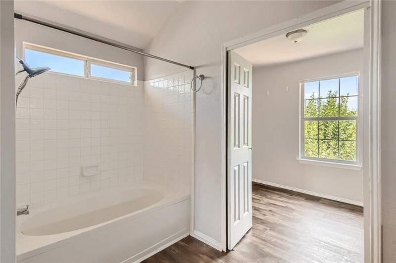 Building Photo - 1420 Quicksilver Cir