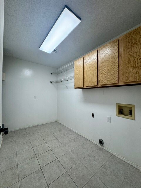 Building Photo - 1023 S 26th St