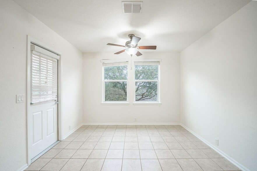 Building Photo - 2619 Amethyst Dr