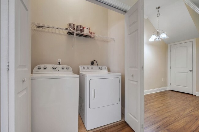 Building Photo - Midtown Tallahassee Townhome