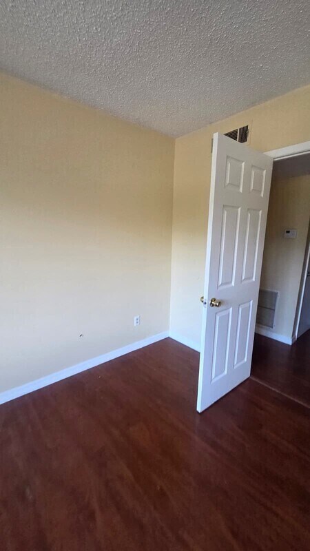 Building Photo - 34 S Ortman Dr