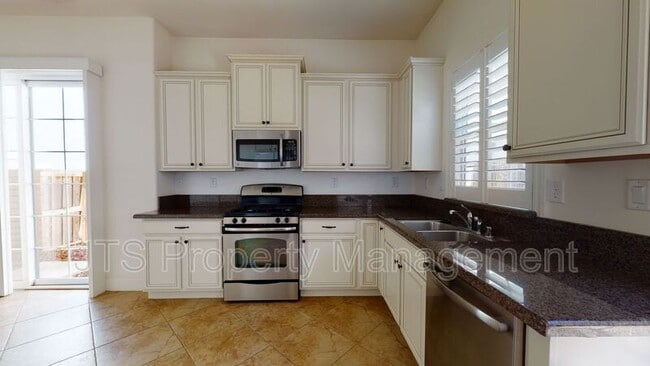 Building Photo - 1349 Piper Pl