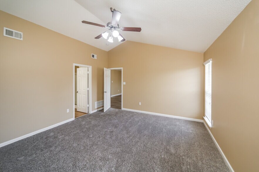 Building Photo - 8386 Evening Sun Cove