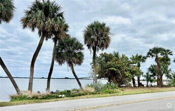 Building Photo - 4160 NE Indian River Dr
