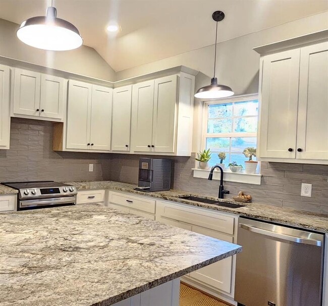 Building Photo - 137 Way Station Trail