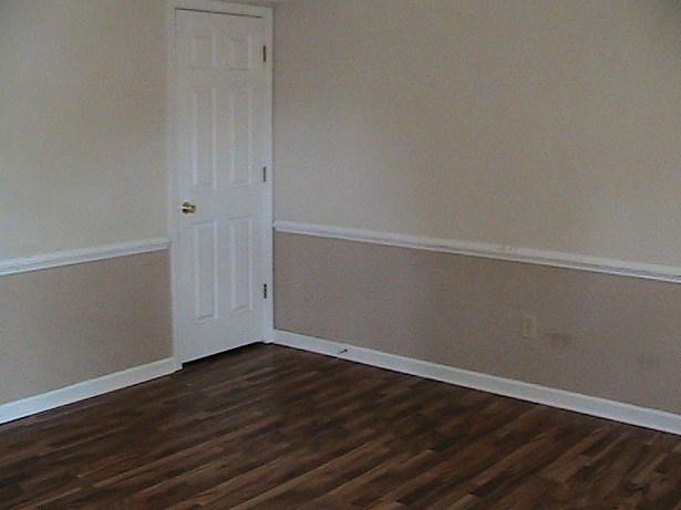 Building Photo - 3 bedroom / 1.5 bath Townhouse for Rent  J...