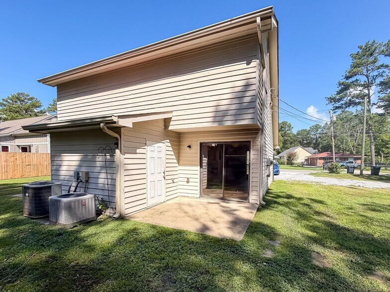 Building Photo - 1120 McBrien Rd