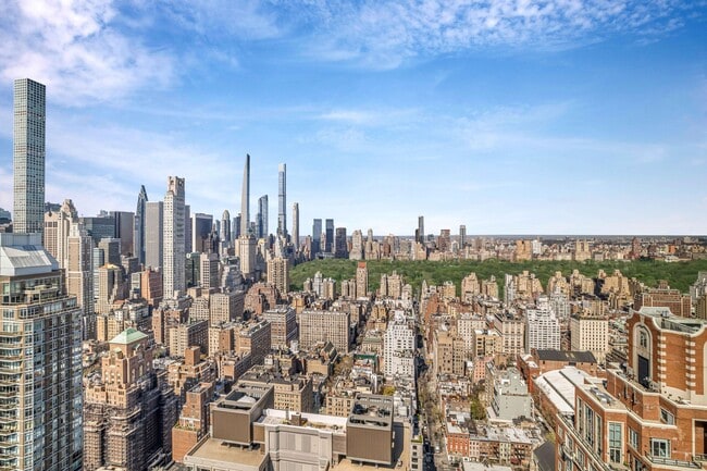 Building Photo - 200-210 E 65th St