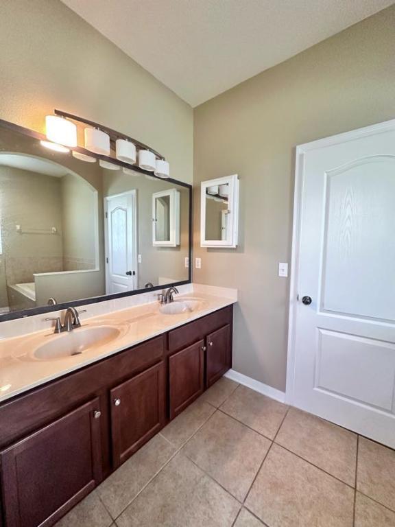 Building Photo - 15247 Montesino Dr