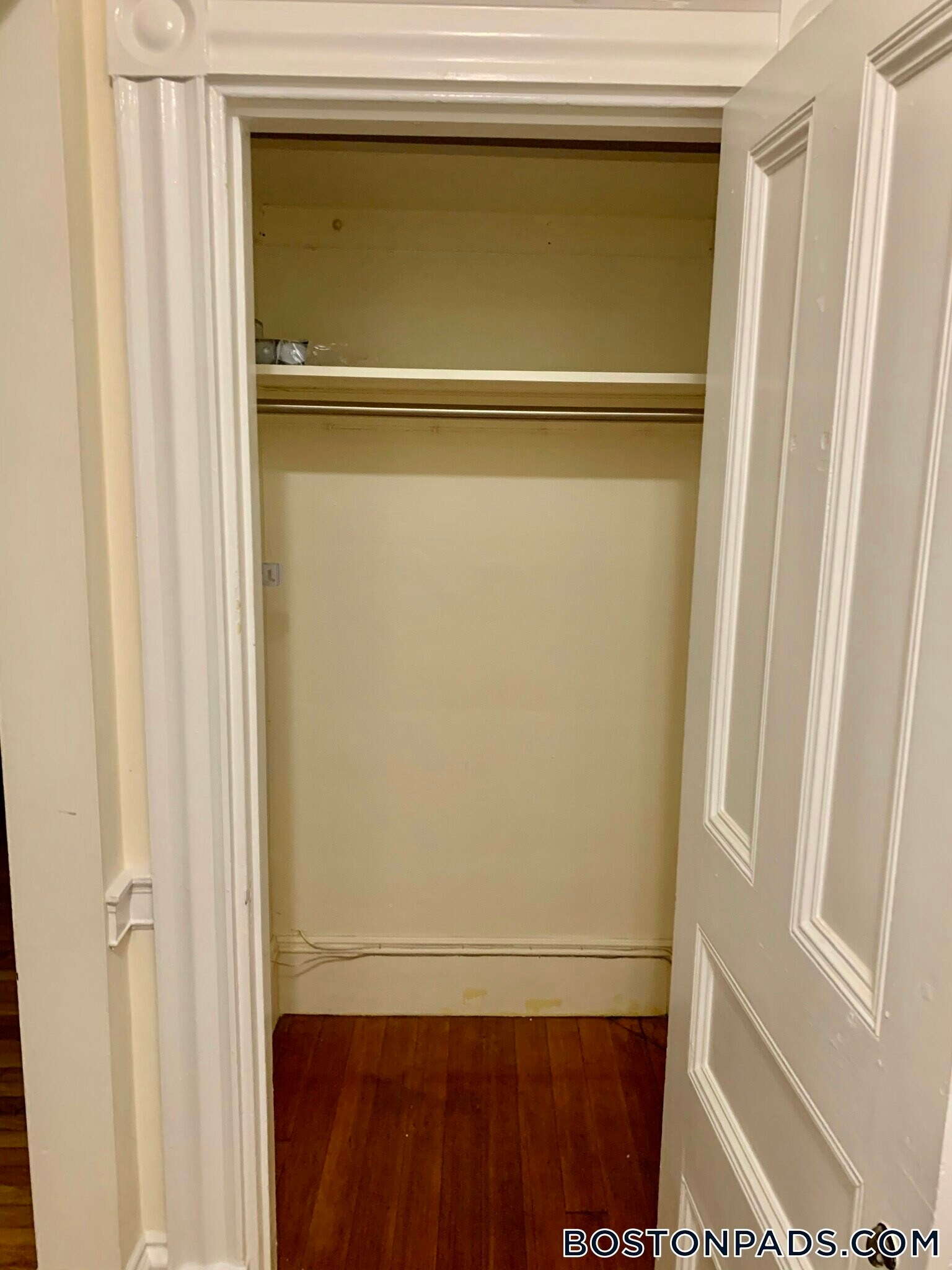 Building Photo - 504 Beacon St