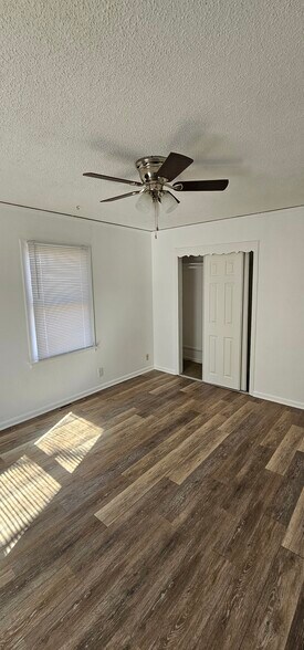 Building Photo - 10716 Bennington Ave