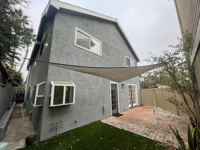 Building Photo - Newly Remodeled 3 bed 2.5 bath Long Beach ...