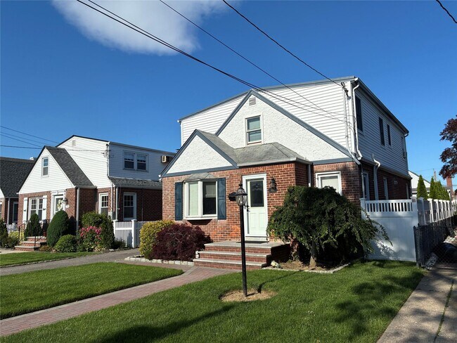 Building Photo - 100 Carl Ave