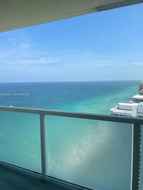 Building Photo - 16699 Collins Ave