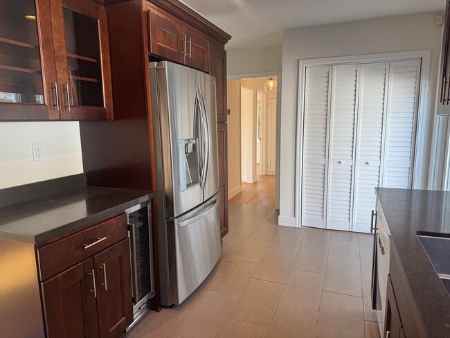 Building Photo - Stunning updated 3 Bedroom, 2 Bathroom Hom...