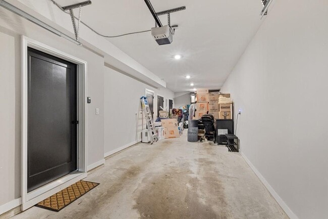 Building Photo - 2356 Mason Dr