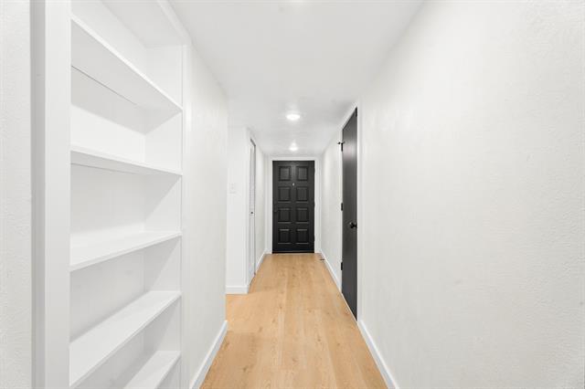 Building Photo - 421 Parkvale Ln