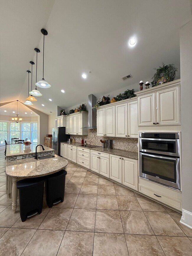 Building Photo - Mint Hill